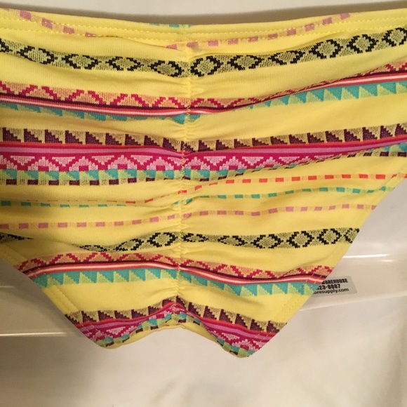 Bikini - Picture 4 of 7